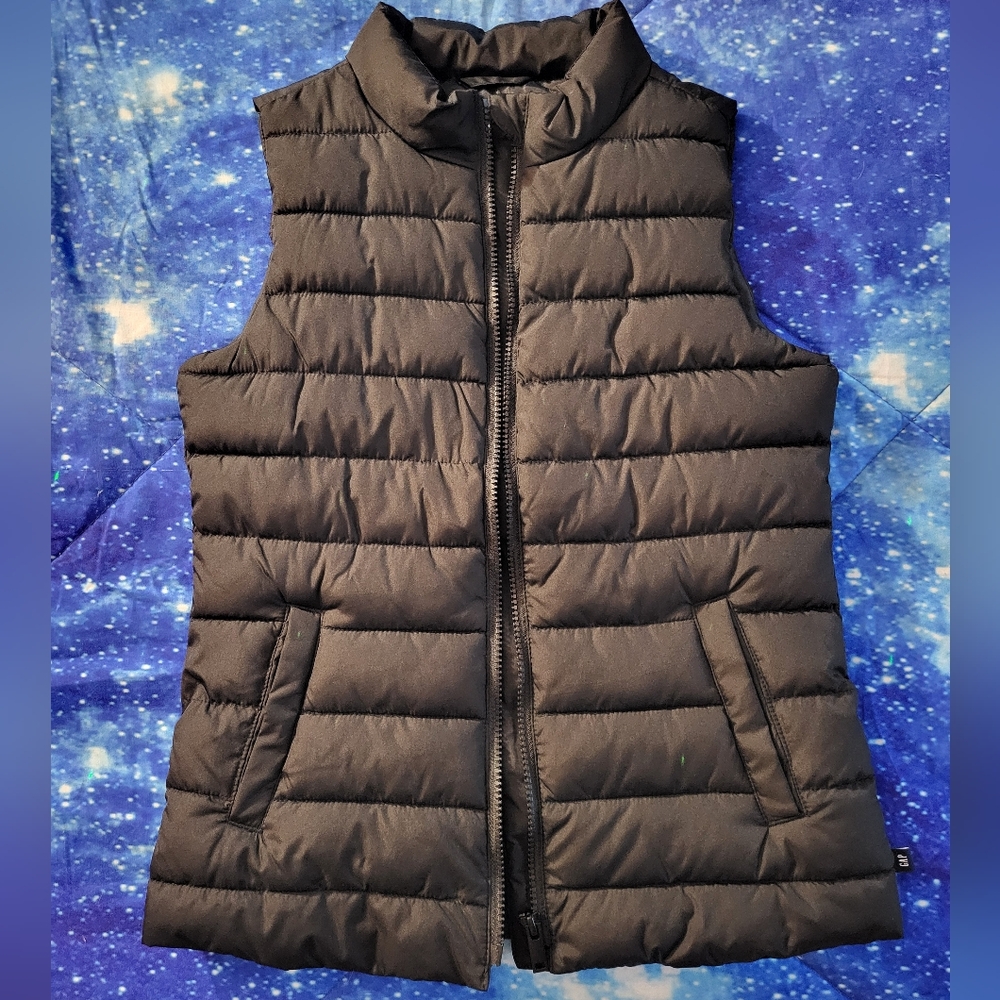Old Navy Girl's puffer vest